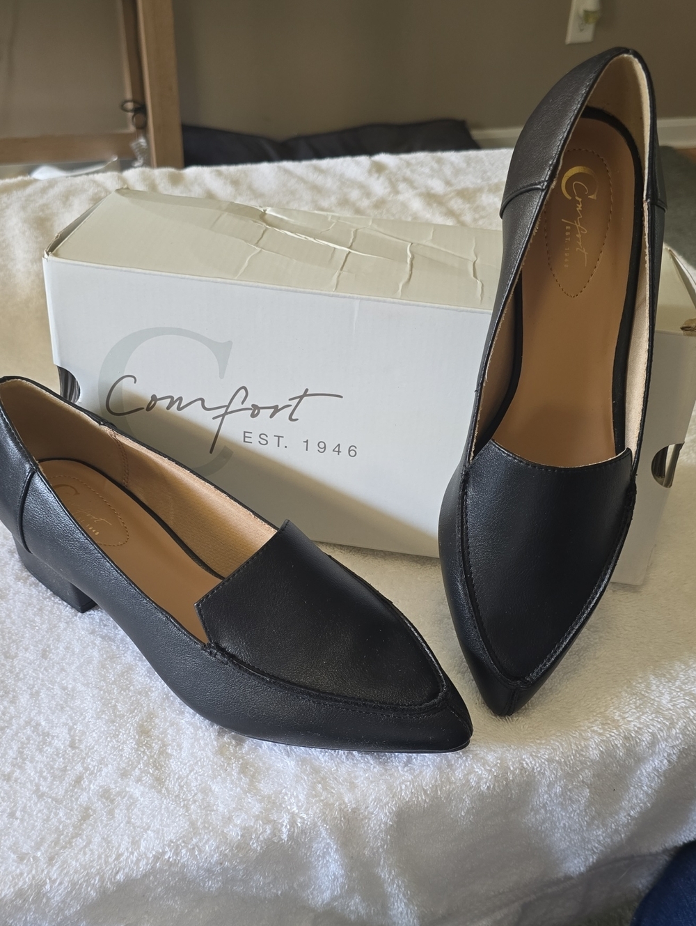 NIB Comfort Est 1946 Loafers